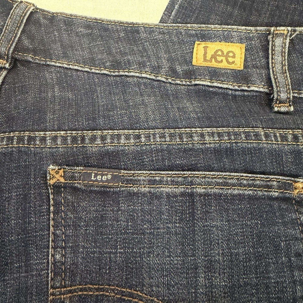Lee Women's Blue Relaxed Fit Straight Leg Mid Rise Jeans Plus Sz 16/18 - Picture 10 of 13